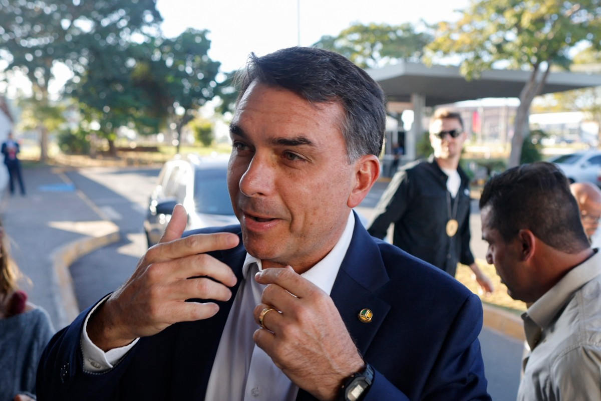 Flávio Bolsonaro acusa integrantes da CNBB de espalhar ‘fake news’