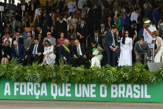 Em meio à crise, ministros do STF evitam desfile do 7 de Setembro