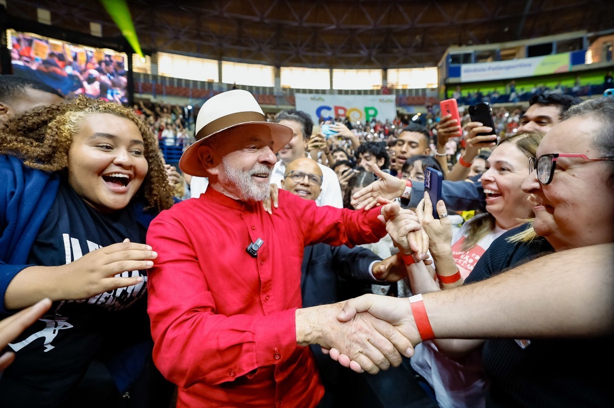 Caminhada e trio elétrico: Lula faz ato de campanha com João e aliados no Centro do Recife