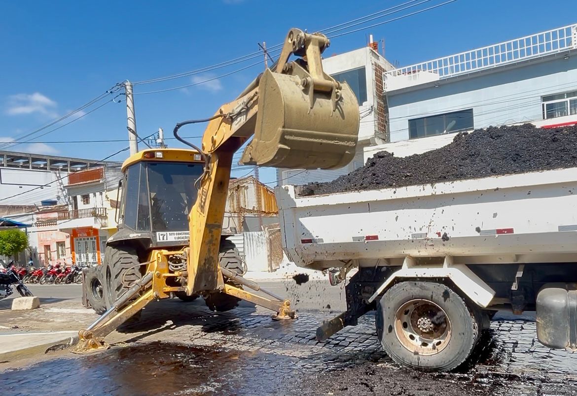 Prefeitura inicia preparação para instalação de rotatória na Rua Henrique Dias, em Afogados