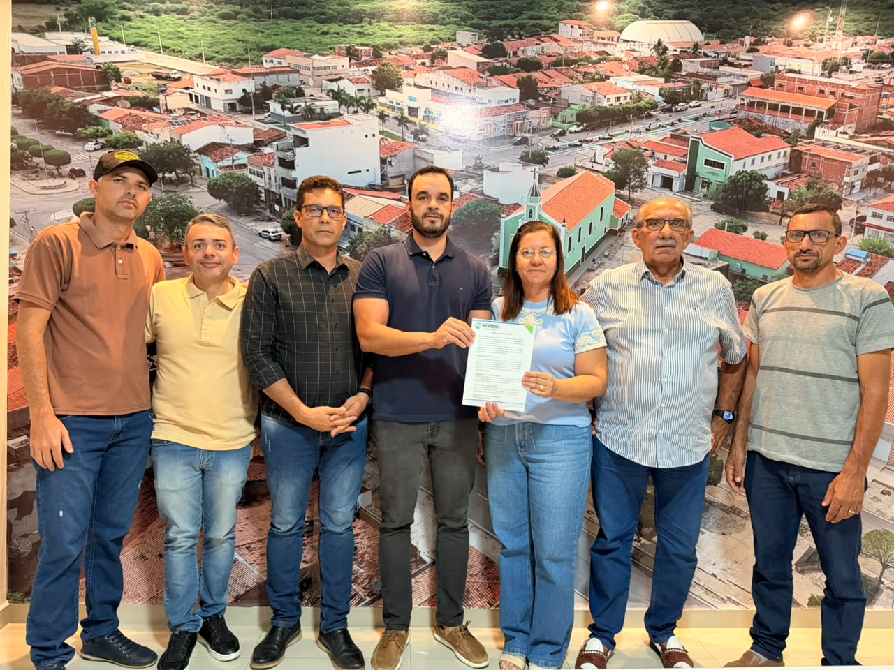 Parceria entre Câmara e Prefeitura de Ingazeira viabiliza doação para escolas e Casa de Apoio