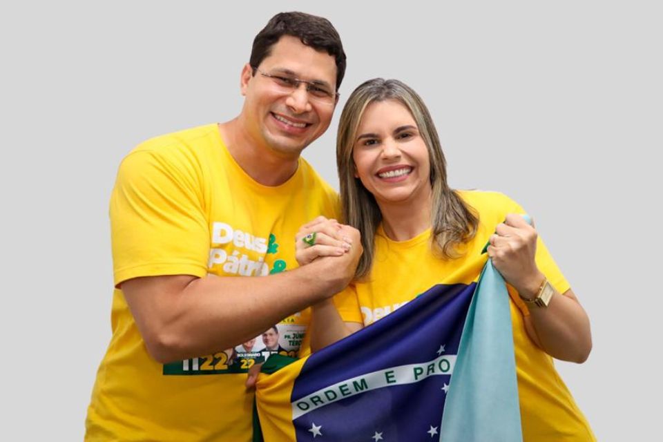 TRE-PE manda suspender propagandas de Clarissa e Júnior Tércio por participação cruzada