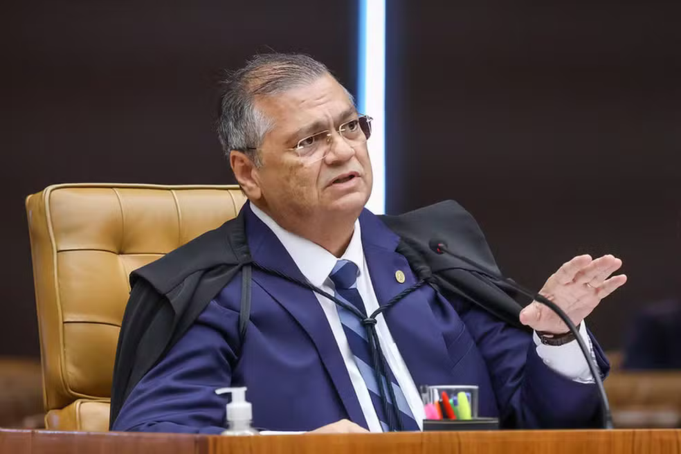 Dino pede a Fachin investigação sobre elo entre Banco Master e instituto ligado a André Mendonça