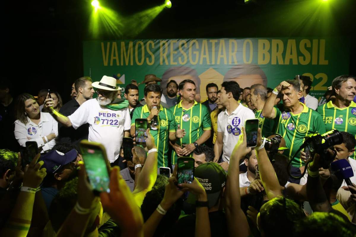 “Independente de quem seja eleito governador, vai ter portas abertas em Brasília”, diz Flávio Bolsonaro no Recife