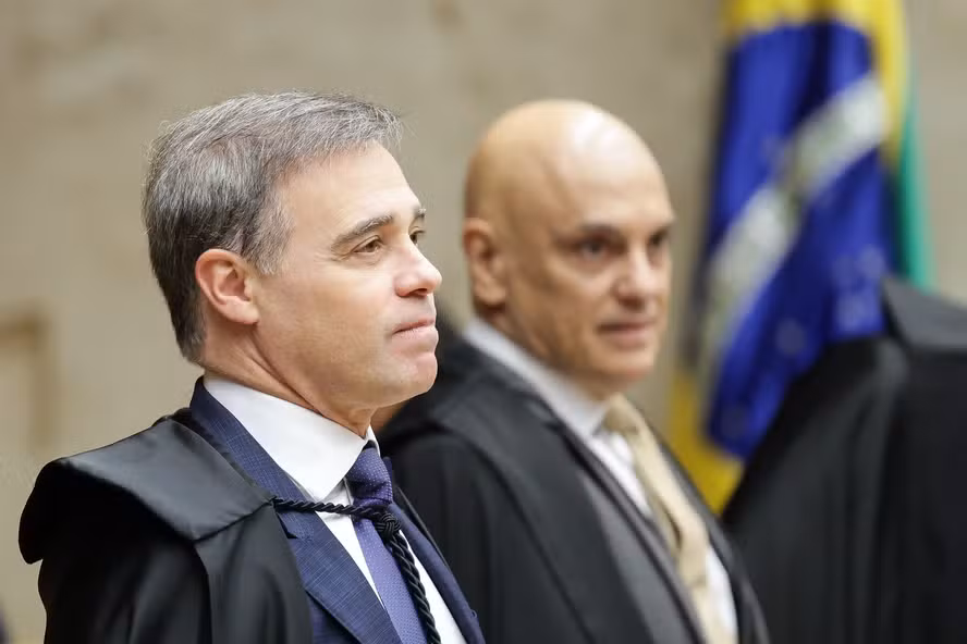 E DARK HORSE, MENDONÇA?