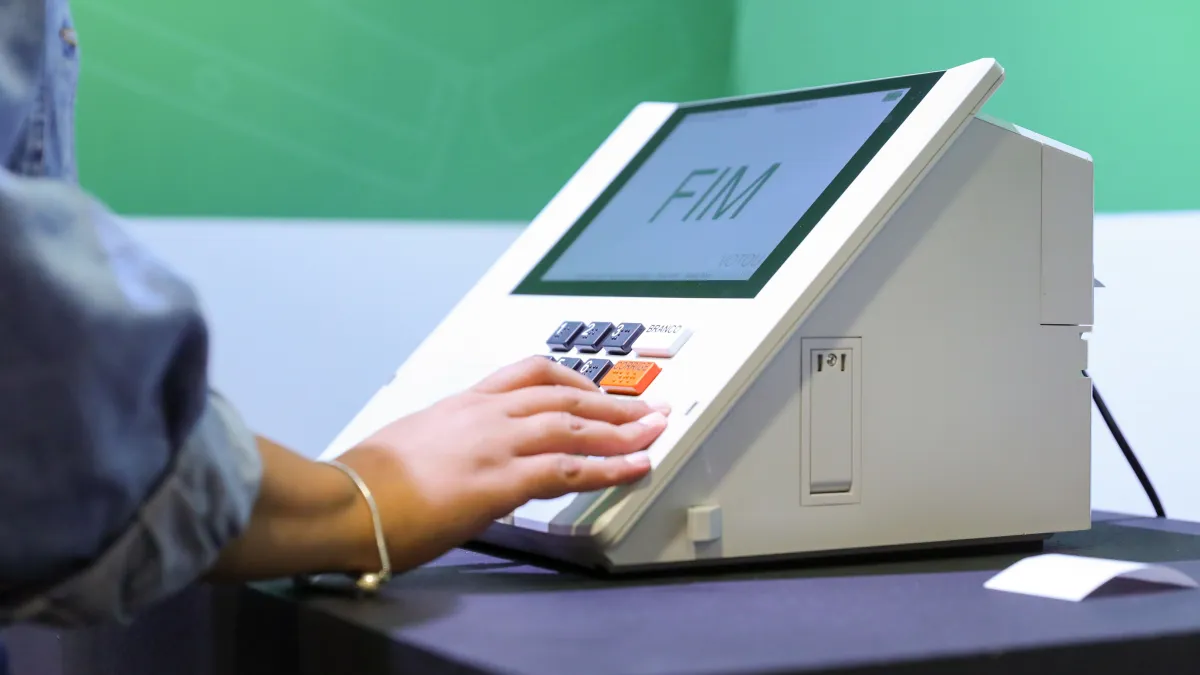 TSE indefere 1,1 mil candidaturas; DC lidera número de registros rejeitados